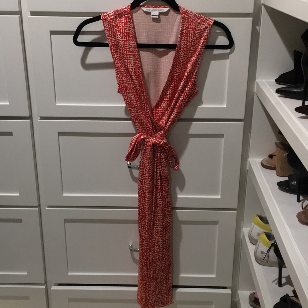 Diane Von Furstenberg Wrap Dress size 2